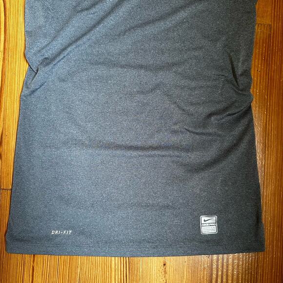 Nike Pro gray short sleeve running t-shirt SIZE XS - Picture 2 of 4